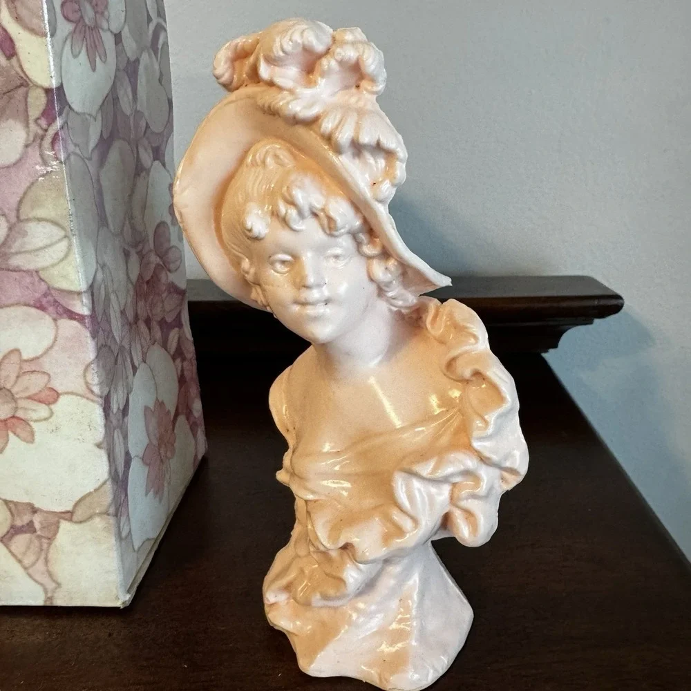 Avon Parisian Mode GARLANDIA POMANDER NOS NIB VTG 1970s STRONG SCENT vintage USA